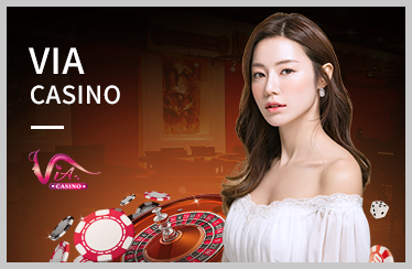 Hình ảnh sòng bạc trực tuyến u88, với các bàn chơi Baccarat, Roulette, Blackjack và Dealer người thật, tạo cảm giác như đang ở casino thực.
